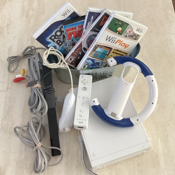 Nintendo Wii Console System & 5 Wii Games Racing Wheel Nintendo RVL-001 Complete - Picture 16 of 16